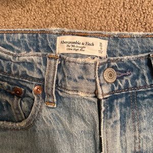 Abercrombie and Fitch 90 straight ultra high rise size 25